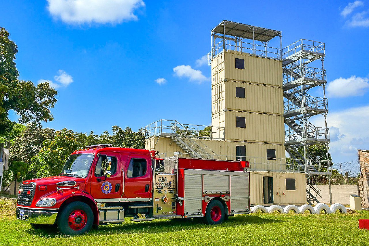 bomberos-estrena-torre-de-entrenamiento-para-mejorar-respuesta-por-emergencias